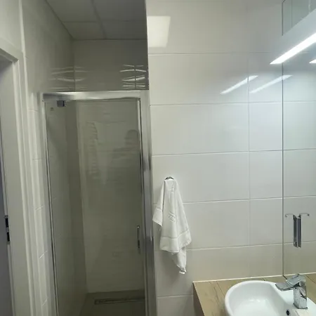 Aparthotel Warsaw شقة *